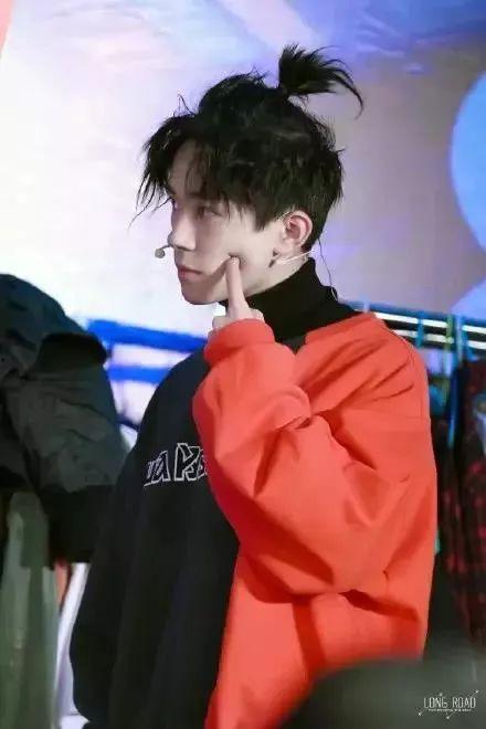 许凯最新爆料女网红视频,事件背后真相引人关注  第1张